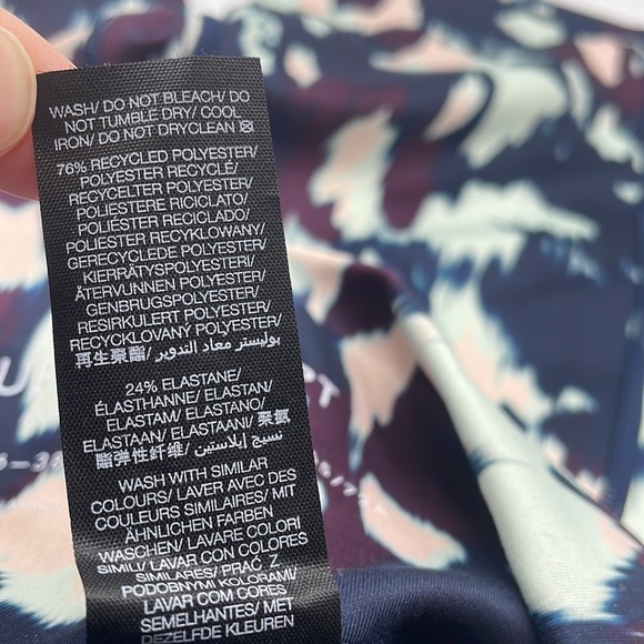 Sweaty Betty Super Sculpt‎ Sustainable 8" Biker Shorts - Picture 11 of 12